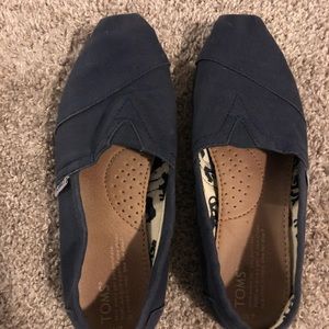 Blue Toms
